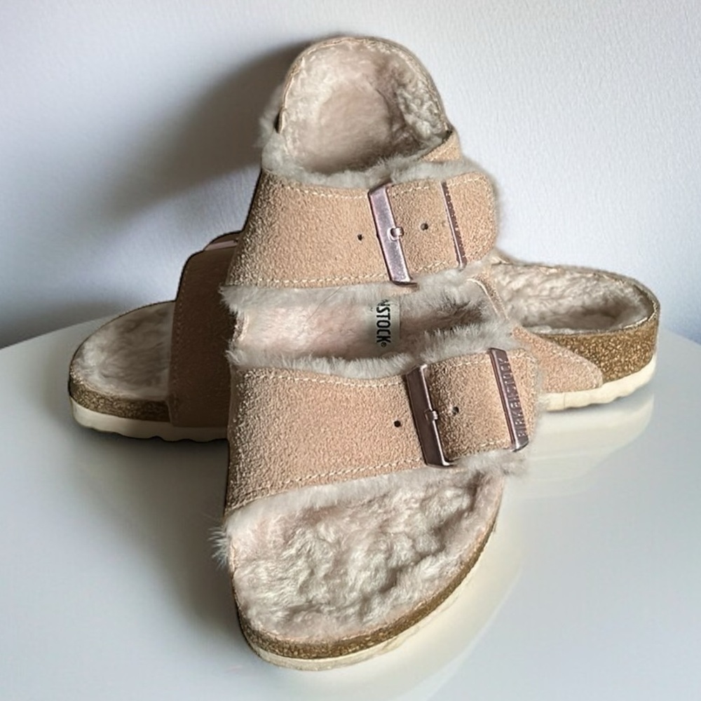 Birkenstock Arizona Fur Shearling Slide Sandal  in Light Rose Size 37